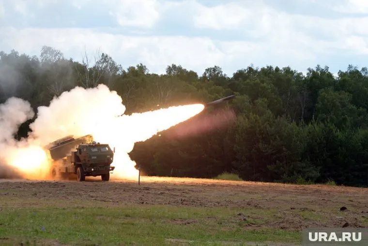 ВСУ наносили удары HIMARS по Донбассу в день принятия решения о его передаче Украине, сказал Андрей Марочко