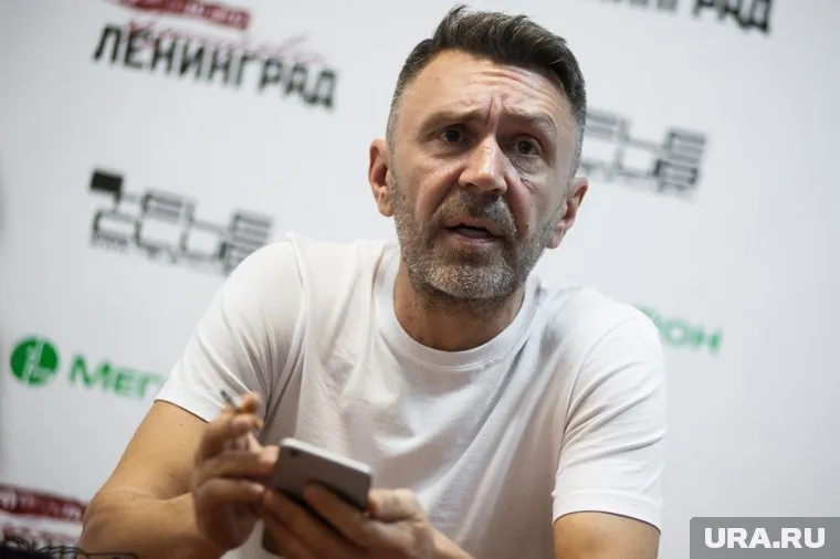 Шнуров высмеял «фитоняш»