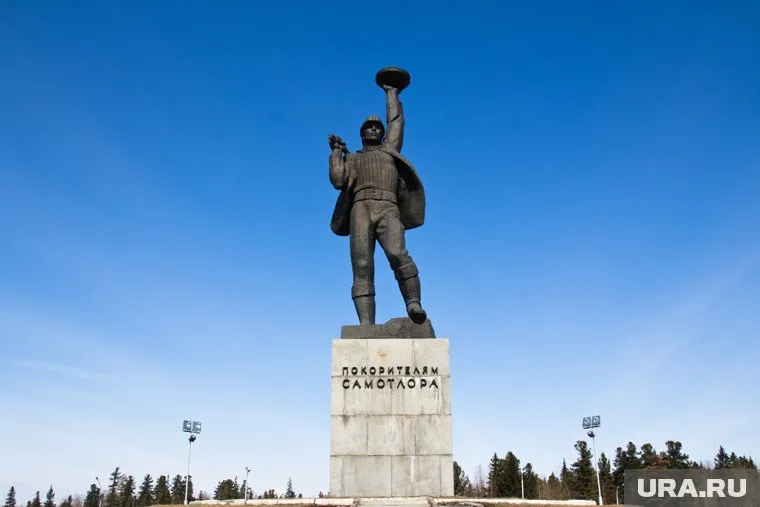 Главный памятник Нижневартовска безуспешно пытаются отремонтировать уже несколько лет