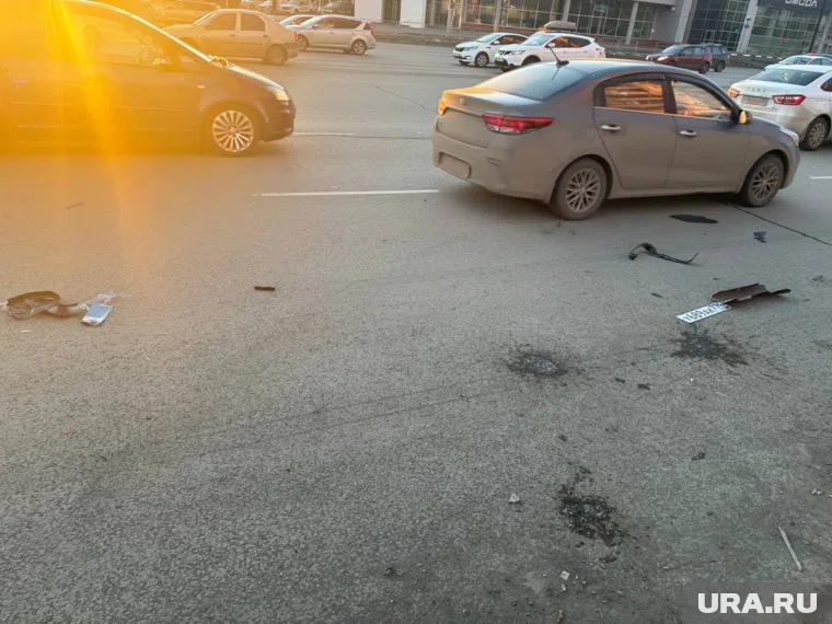 Автомобиль вылетел на обочину рядом с магазином «Сибирь»