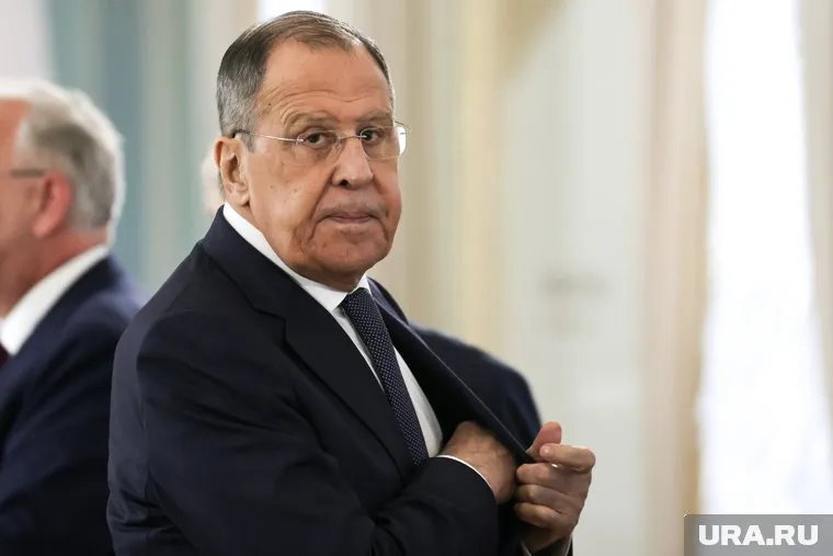 Лавров прилетел в США