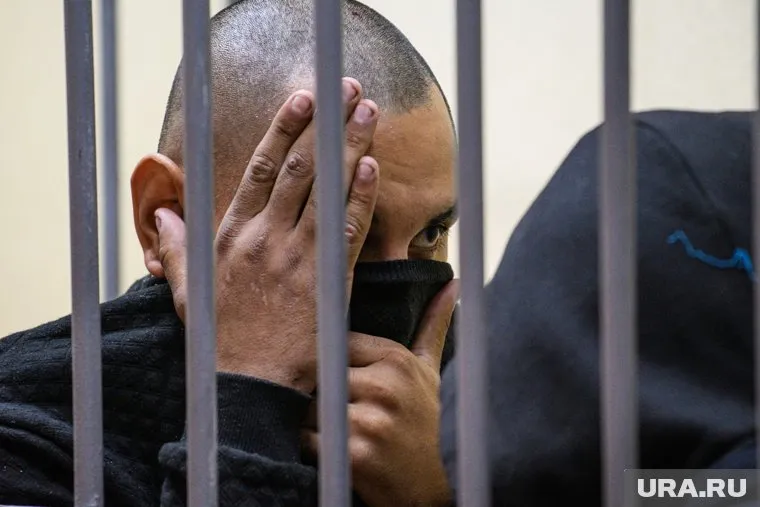 Михаил Федорович говорит, что сыщики прервали его с женой ужин