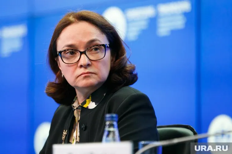 Эльвира Набиуллина заявила, что нестабильность рубля связана с ростом экспорта и снижением импорта