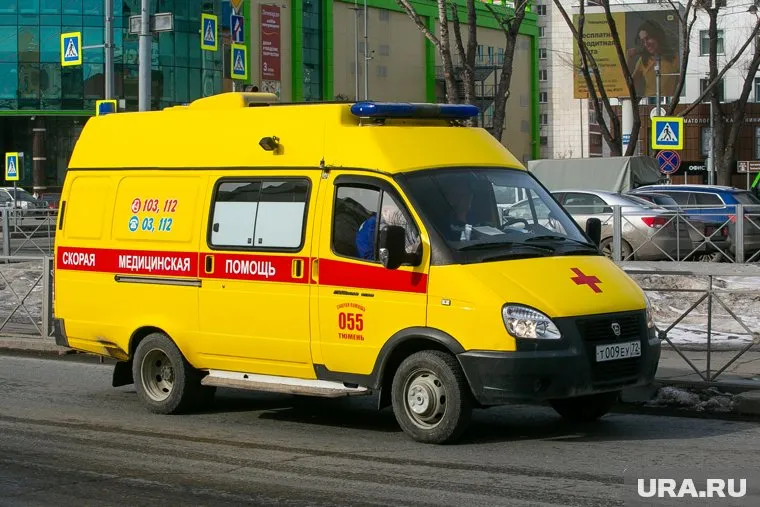 Пострадавшему водителю ВАЗа потребовалась помощь медиков