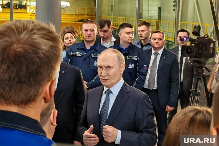 В ходе визита в Магнитогорск Путин пообщался с заводчанами