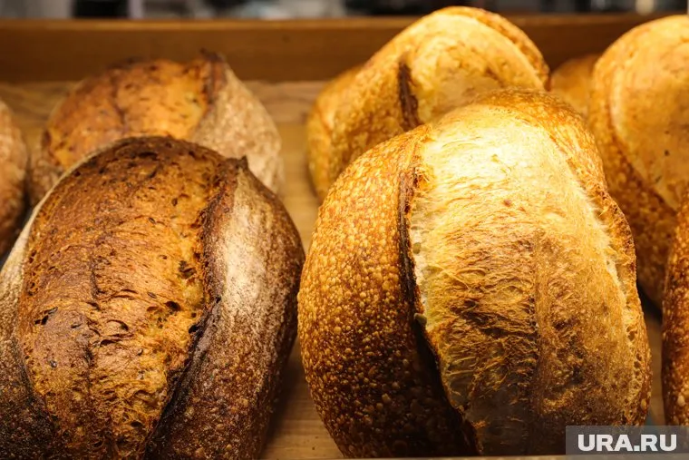Магазины уже начали восстанавливать поставки хлеба
