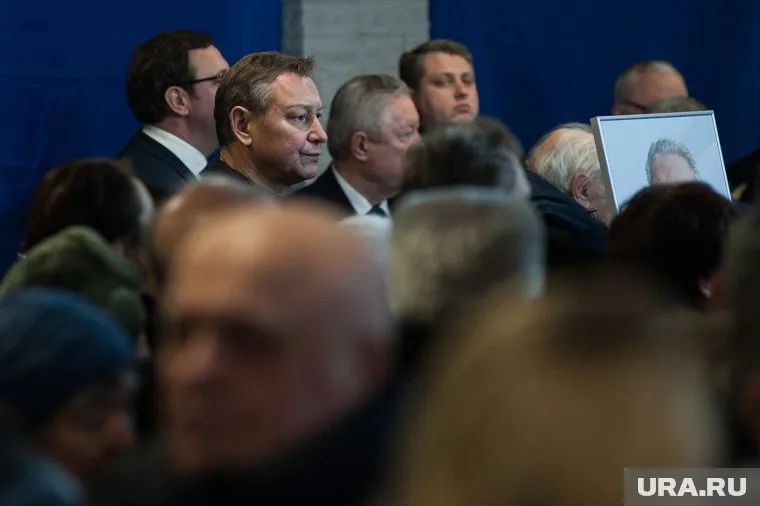 Проститься с Тизяковым пришли старые товарищи