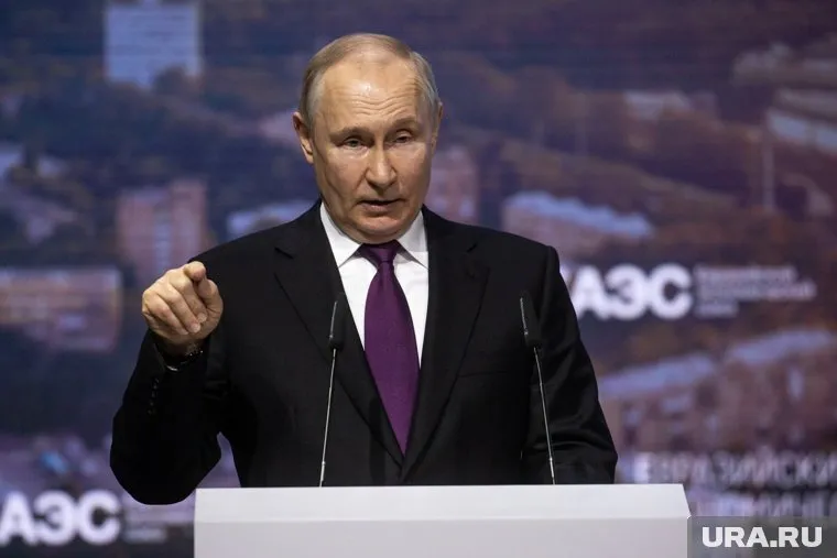 Президент России Владимир Путин убедился в надежности отечественной финансовой системы