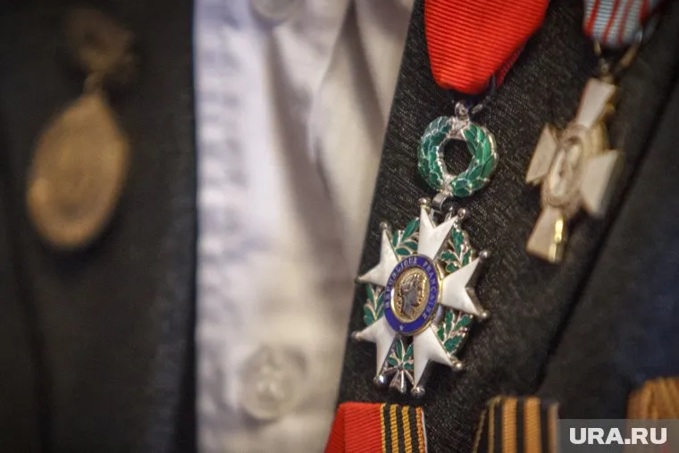 Суд постановил вернуть орден Почетного легиона убившему и расчленившему свою сожительницу историку