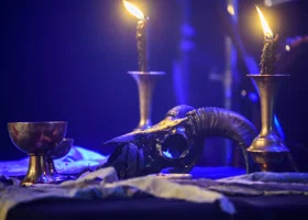 Ведущий федерального телеканала рассказал курганцам о вреде оккультизма