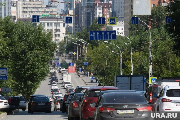 Мужчина сначала отказался отдать приставам машину