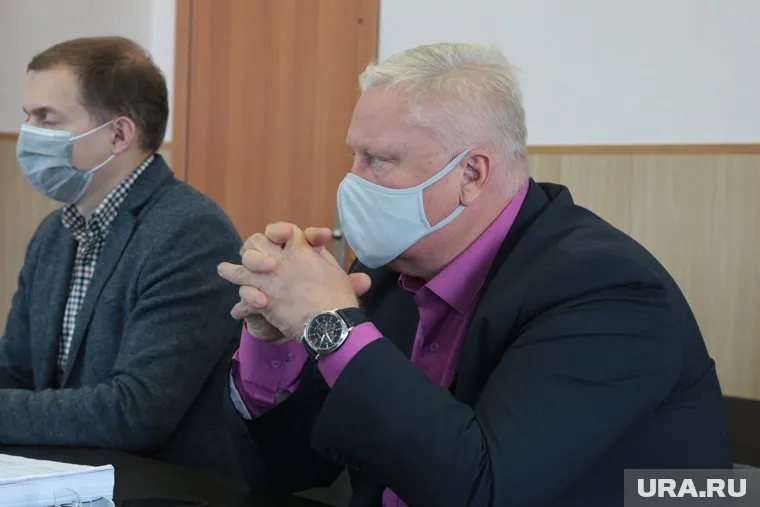 Павел Задровский (справа) приговорен к 6,5 годам колонии