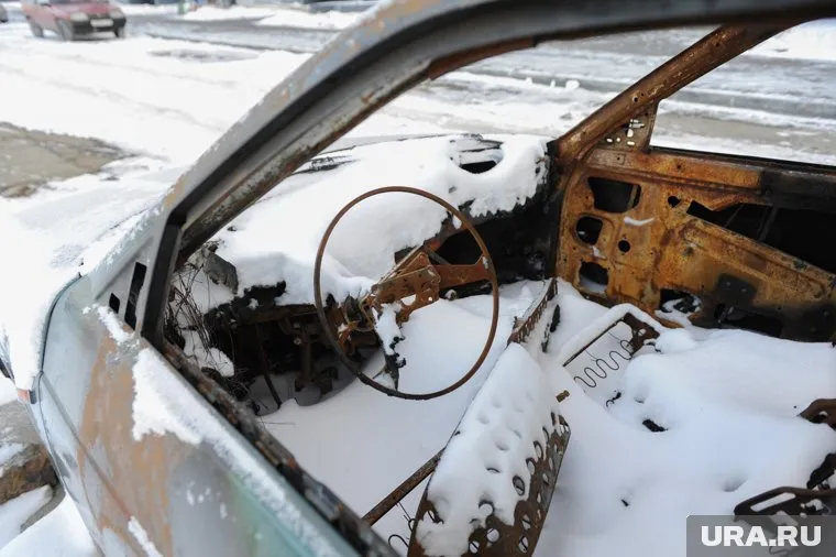 Машина полностью сгорела