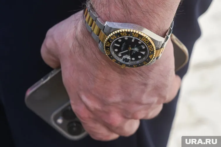 Популярные швейцарские бренды часов перестали поставлять новинки для тюменских магазинов