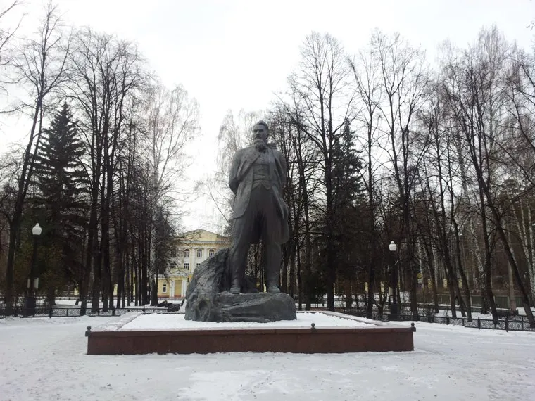 Озерск, памятник курчатов, курчатов