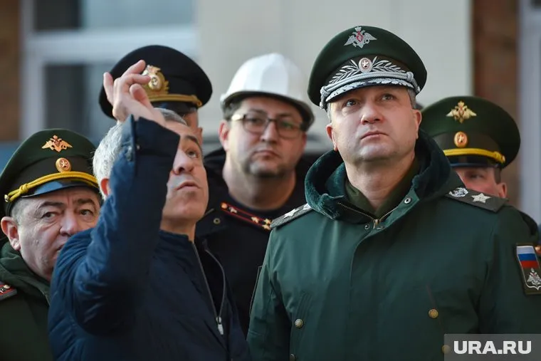 Тимур Иванов (на фото справа) был задержан 23 апреля