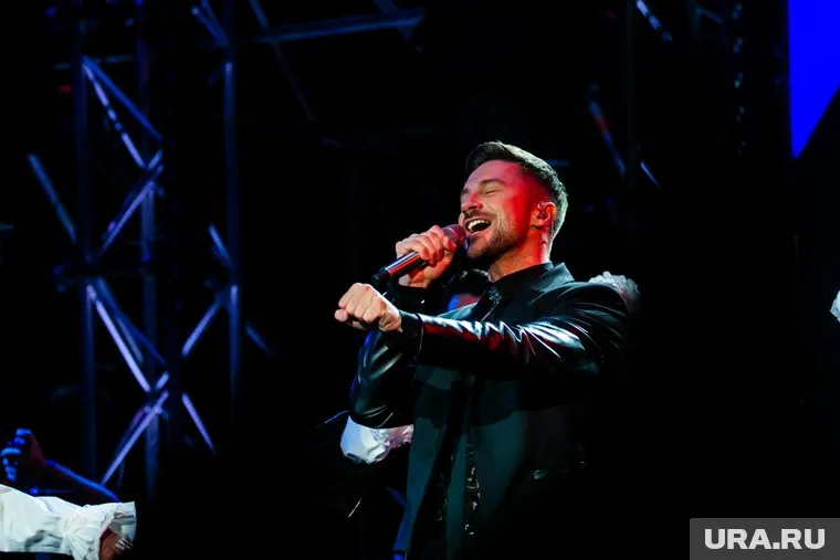 Сергей Лазарев выступил при полных трибунах