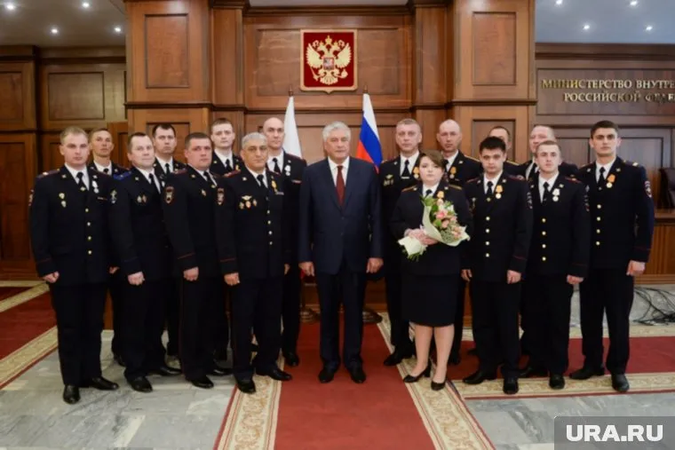 Всего на мероприятие были приглашены 16 полицейских