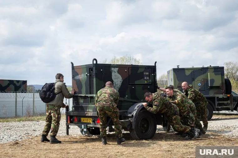 Армия России точечно уничтожит вооружение Запада на Украине, заявил Александр Лукашевич