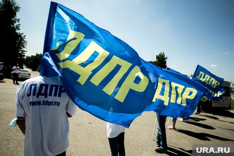 ЛДПР попросила МВД и ФСБ разобраться с фейковыми публикациями СМИ о здоровье Жириновского