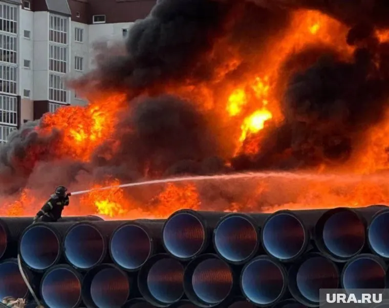 В Кургане дети устроили поджог и сожгли дотла дорогие пластиковые трубы