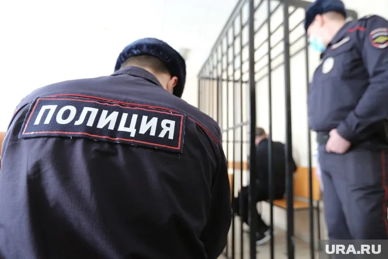 Экс-чиновника взяли под стражу в зале суда