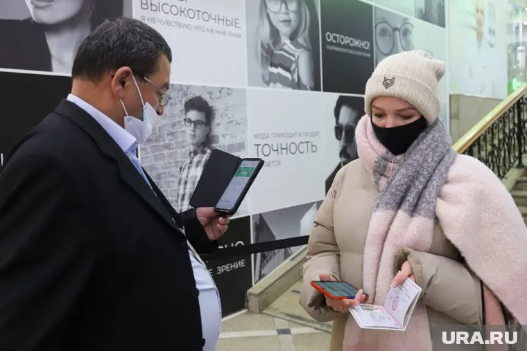 Несмотря на протесты, КПРФ и ЛДПР депутаты приняли закон, регламентирующий коронавирусные ограничения