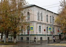 Первый кирпичный дом Кургана служит детям уже 162 года по завету автора «Конька-горбунка»