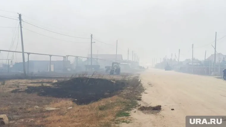 Пожар добрался до поселка Джабык