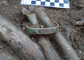 Археологи нашли очень редкий нож при раскопках площадки Михеевского ГОКа