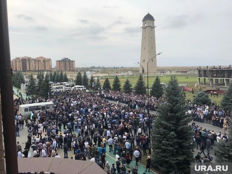 По предварительным данным, в акциях участвуют несколько тысяч человек