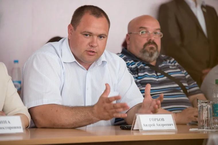 Денис Паслер в Белоярском городском округа: ферма, картофельное поле и заседание в доме культуры