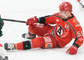 ХК «Автомобилист» уступил «Адмиралу» в юбилейной игре тренера