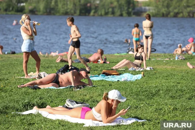 Аномальная жара придет в Поволжье и на Урал, рассказал Юрий Варакин