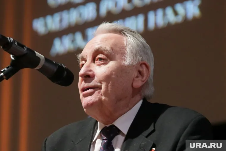 Игорю Спасскому было 98 лет