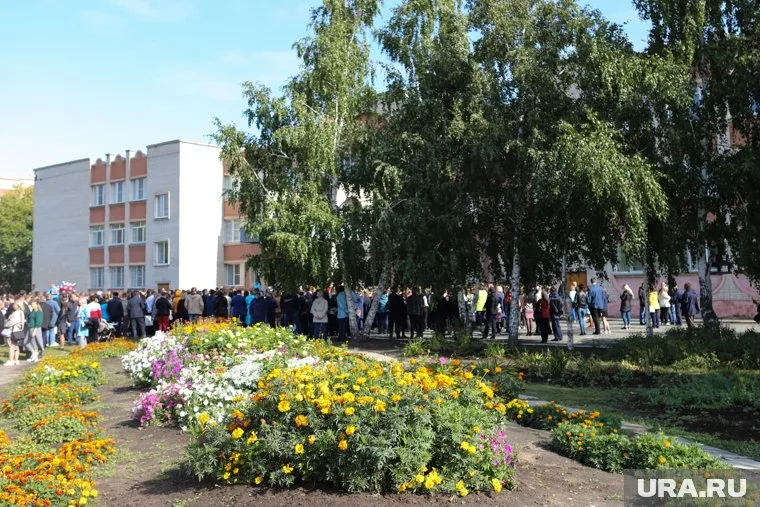 Школьник свел счеты с жизнью после линейки