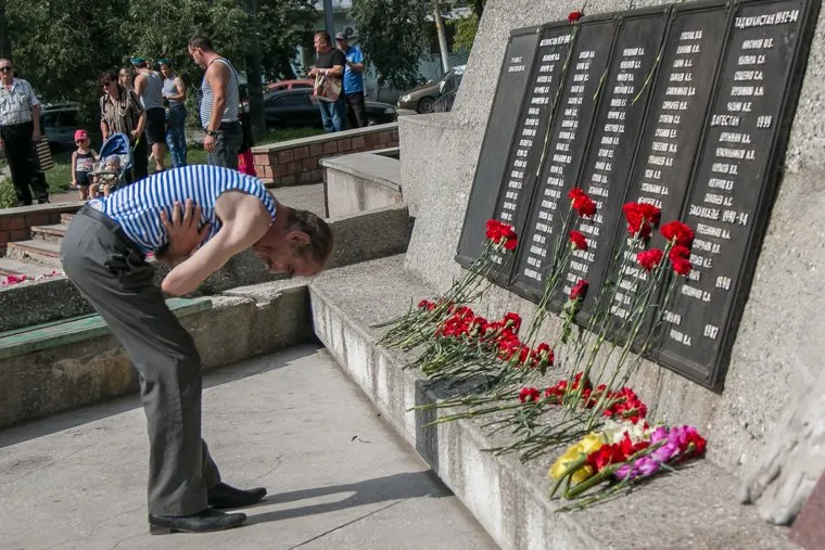 День ВДВ. Курган, десантники, мемориальная доска, день вдв2017
