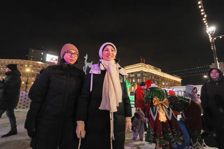 Открытие ледового городка на площади Революции. Челябинск