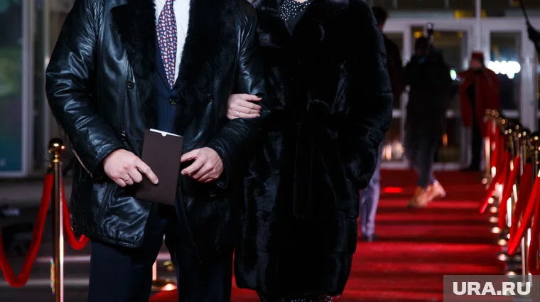 Нейросети нашли звездных двойников югорских политиков