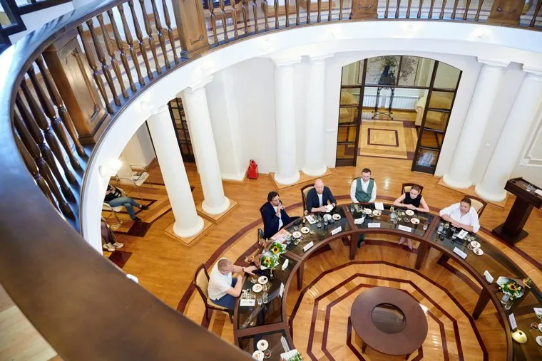 Премия «Твердые знаки» основана на исследовании интереса аудитории к местным событиям и брендам