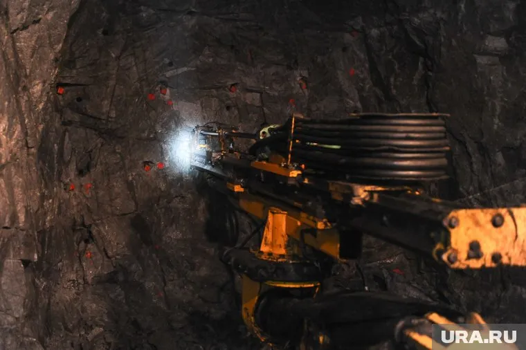 Пушной сыграл на глубине 400 метров под землей