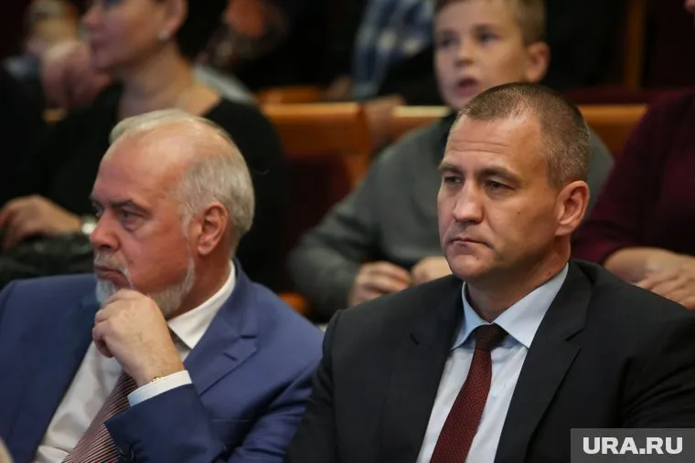 Вице-губернатор ХМАО Вадим Шувалов (слева) и глава Сургутского района Андрей Трубецкой считаются фаворитами праймериз ЕР