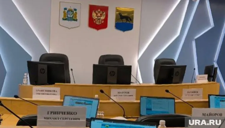 Дума Сургута приняла отставку главы города