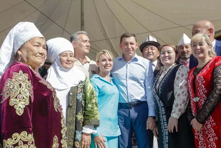 Губернатор на ярмарке в Ирбите. Свердловская область