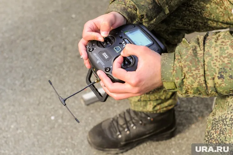 В зоне СВО успешно применяют новые FPV-дроны «Гортензия» на оптоволокне