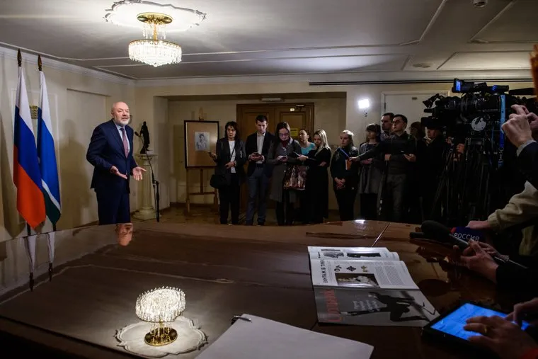 Заседание с участием Павла Крашенинникова по обсуждению Конституции РФ. Екатеринбург