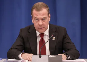 Медведев ответил Маску, который захотел ликвидировать ЕС