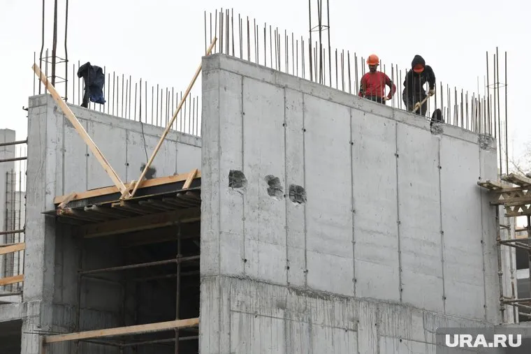 Строители ЯНАО возведут в Волновахе трехэтажный жилой дом