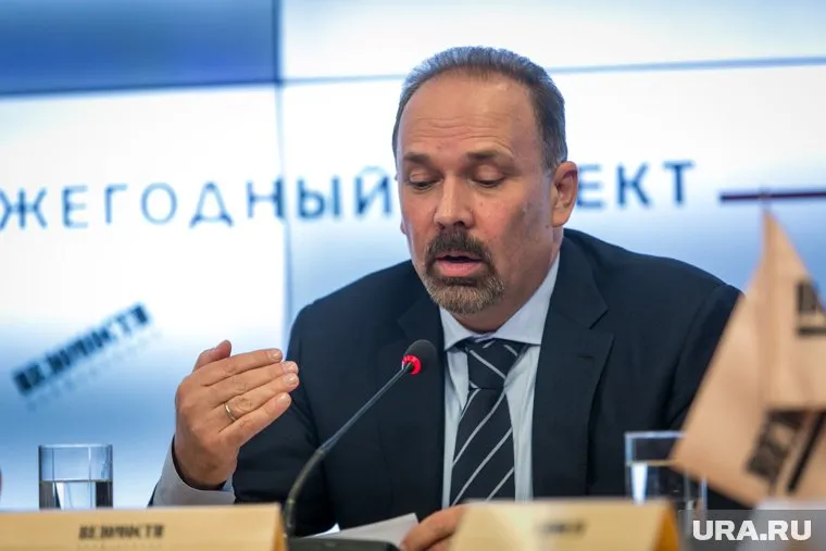 Михаил Мень подписал документы о передаче прав застройщика ЖК «Омега-2», что противоречило закону