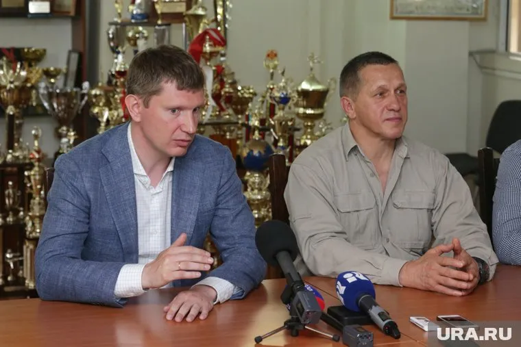 Юрий Трутнев (справа) не только порадовал, но и озадачил Максима Решетникова